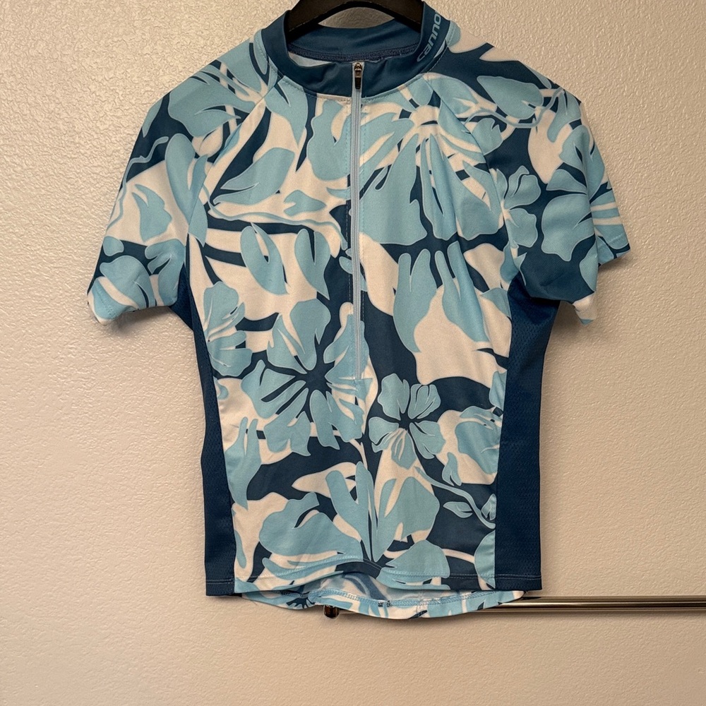 Cannondale women’s cycling jersey